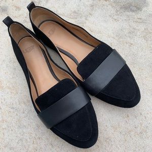 UGG Black suede Flats with leather strap 9.5